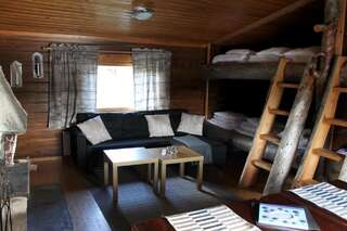 Комплексы для отдыха с коттеджами/бунгало Savotta Camping Кеми Шале с общей ванной комнатой-3
