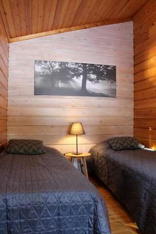 Комплексы для отдыха с коттеджами/бунгало Savotta Camping Кеми Шале с общей ванной комнатой-5
